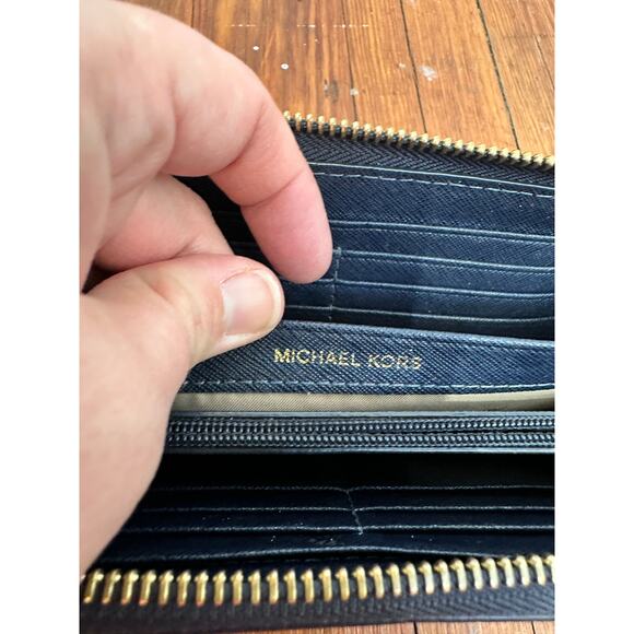 MICHAEL KORS Navy Mercer Multipocket Continental Zip Up Wallet - Picture 7 of 12